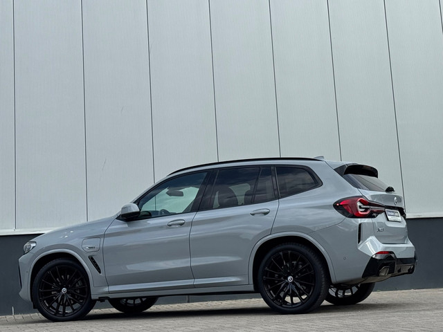 Foto 9 van BMW X3 XDrive30e Hybrid M-SPORT HUD Carbon H&K 21' BROOKLYN GREY