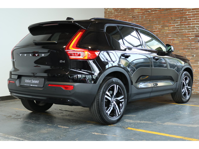 Foto 4 van Volvo XC40 B4 Plus Black Edition | Panoramadak |  | Semi-Electrische wegklapbare Trekhaak | Verwarmb