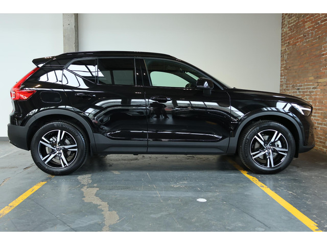 Foto 5 van Volvo XC40 B4 Plus Black Edition | Panoramadak |  | Semi-Electrische wegklapbare Trekhaak | Verwarmb