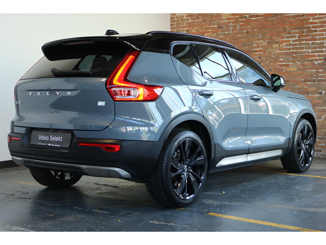 Foto 4 van Volvo XC40 Recharge P8 AWD R-Design | Panoramadak | Semi-Electrische Wegklapbare Trekhaak | Harman K
