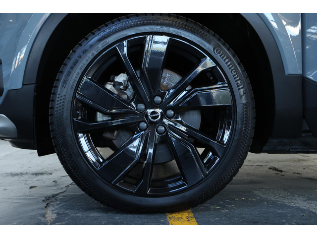 Foto 9 van Volvo XC40 Recharge P8 AWD R-Design | Panoramadak | Semi-Electrische Wegklapbare Trekhaak | Harman K