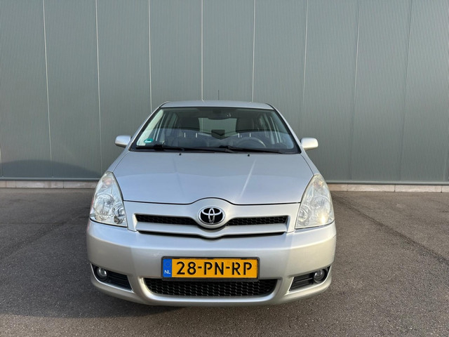 Foto 10 van Toyota Corolla Verso 1.6 VVT-i Sol AIRCO | NAP ! (bj 2004)