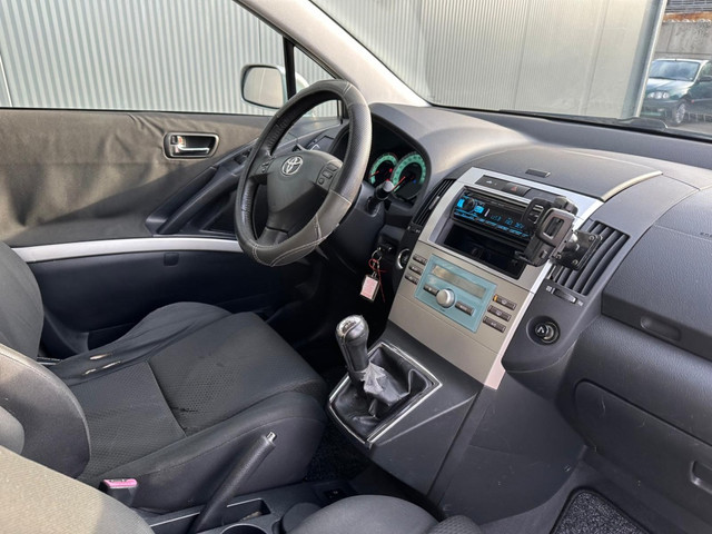 Foto 3 van Toyota Corolla Verso 1.6 VVT-i Sol AIRCO | NAP ! (bj 2004)