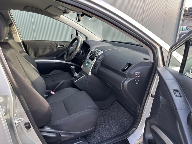 Foto 2 van Toyota Corolla Verso 1.6 VVT-i Sol AIRCO | NAP ! (bj 2004)