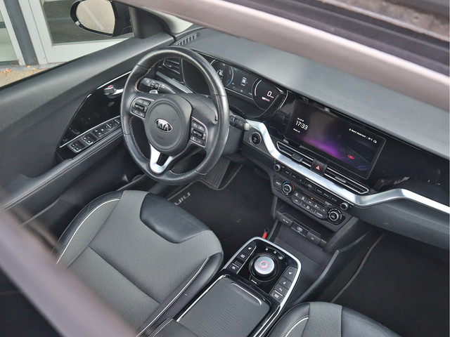 Kia e-Niro DynamicPlusLine 64 kWh | Stoelverwarming | Schuifdak | Trekhaak | LED | Tot 10Jr. Kia-Gar