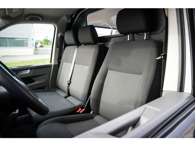 Foto 5 van Volkswagen Transporter 2.0 TDI L1H1 28 Comfortline | Navi | Bluetooth | Metallic lak | Trekhaak | El