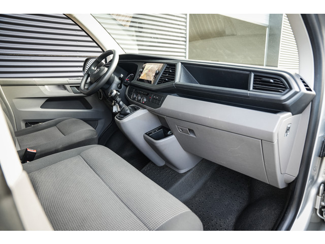 Foto 10 van Volkswagen Transporter 2.0 TDI L1H1 28 Comfortline | Navi | Bluetooth | Metallic lak | Trekhaak | El