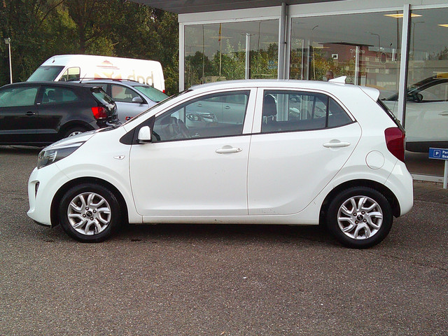 Foto 10 van Kia Picanto 1.0 MPi DynamicLine Staat in Hardenberg