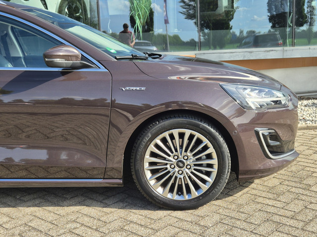 Foto 4 van Ford Focus Wagon 1.0 EcoBoost Vignale / Winterpakket / 1ste eigenaar