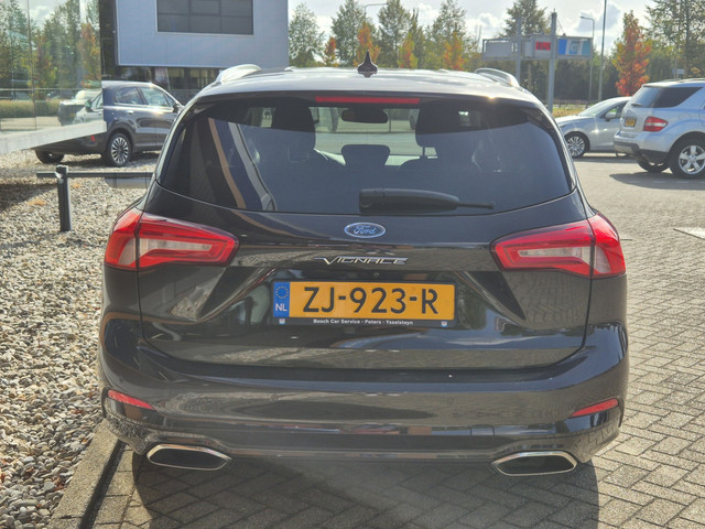 Foto 8 van Ford Focus Wagon 1.0 EcoBoost Vignale / Winterpakket / 1ste eigenaar