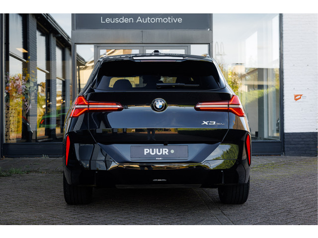 Foto 4 van BMW X3 30e xDrive M-Sport Pano -Trekhaak -  Iconic Grille