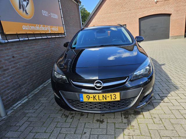 Foto 3 van Opel Astra Sports Tourer 1.7 CDTi S/S Business + (bj 2013)