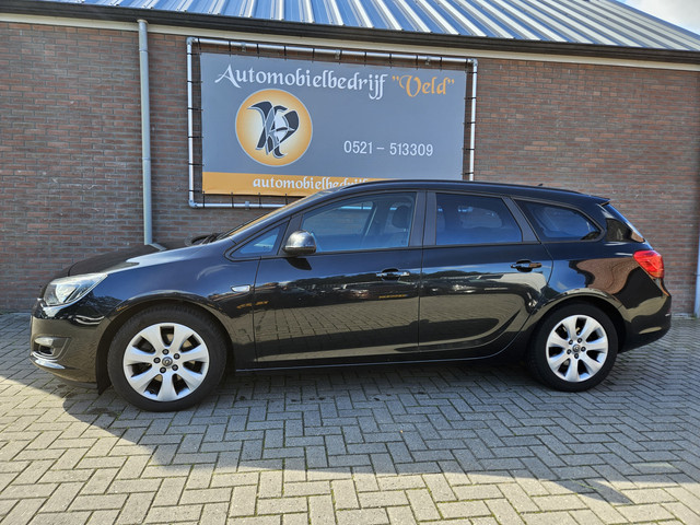 Foto 4 van Opel Astra Sports Tourer 1.7 CDTi S/S Business + (bj 2013)