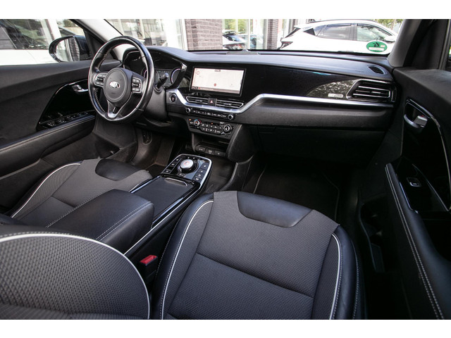 Foto 9 van Kia e-Niro DynamicLine 64 kWh | SOH 99,2% |3 Fase | all season banden