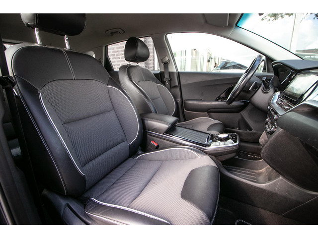 Foto 6 van Kia e-Niro DynamicLine 64 kWh | SOH 99,2% |3 Fase | all season banden
