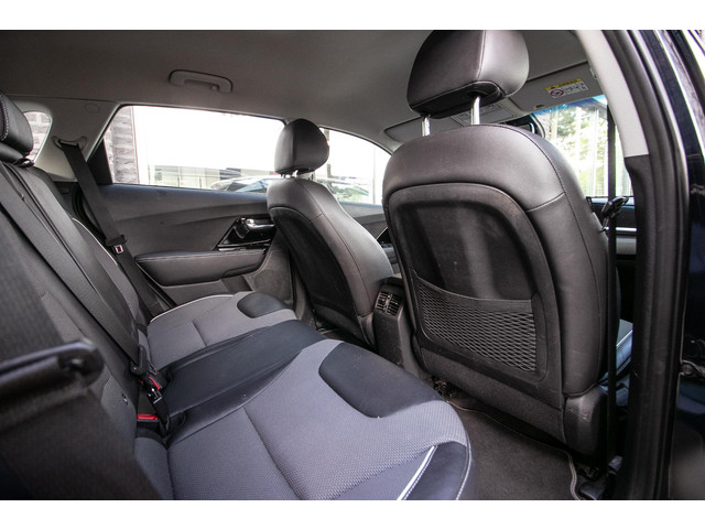 Foto 5 van Kia e-Niro DynamicLine 64 kWh | SOH 99,2% |3 Fase | all season banden