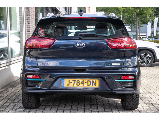 Foto 2 van Kia e-Niro DynamicLine 64 kWh | SOH 99,2% |3 Fase | all season banden