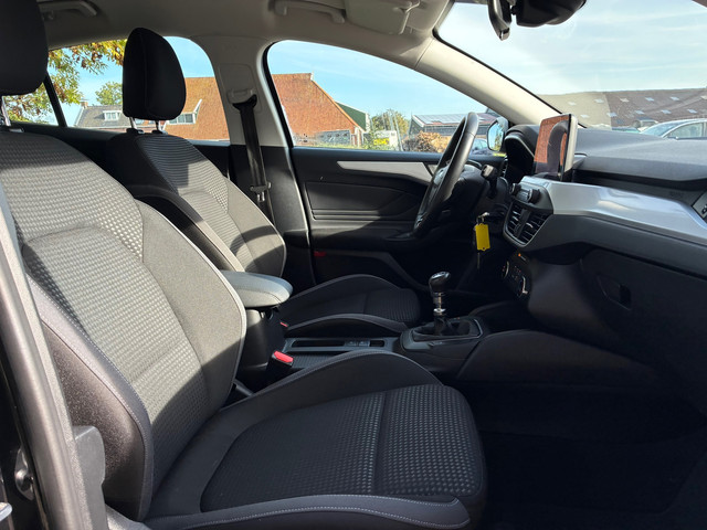 Foto 4 van Ford Focus 1.0 EcoBoost Trend Edition Business | Cruise + Airco + Navi nu € 12.975,-