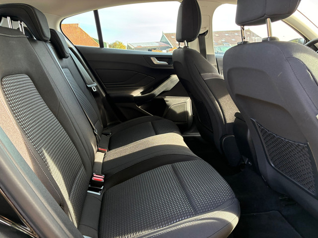 Foto 3 van Ford Focus 1.0 EcoBoost Trend Edition Business | Cruise + Airco + Navi nu € 12.975,-
