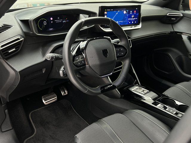 Foto 10 van Peugeot 2008 PureTech 130 GT EAT8 Automaat | Camera | Draadloze lader | Android Auto / Carplay