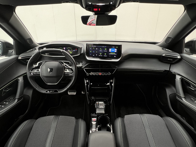 Foto 9 van Peugeot 2008 PureTech 130 GT EAT8 Automaat | Camera | Draadloze lader | Android Auto / Carplay
