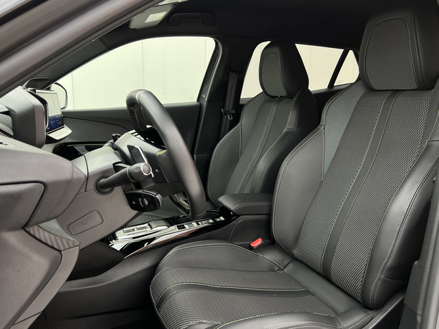 Foto 7 van Peugeot 2008 PureTech 130 GT EAT8 Automaat | Camera | Draadloze lader | Android Auto / Carplay