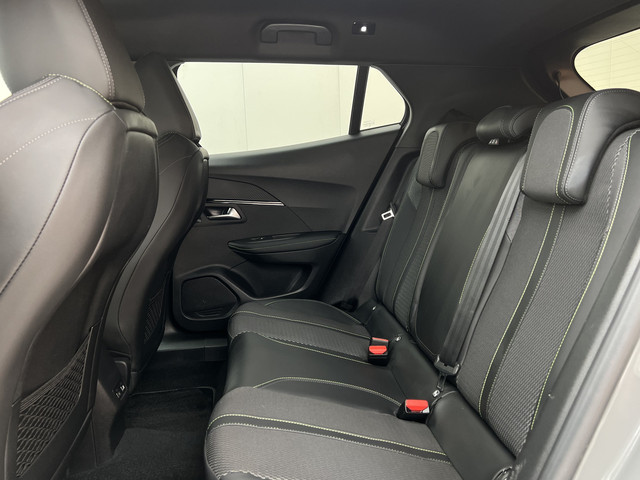 Foto 5 van Peugeot 2008 PureTech 130 GT EAT8 Automaat | Camera | Draadloze lader | Android Auto / Carplay