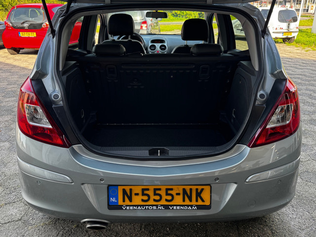 Foto 6 van Opel Corsa 1.2-16V Cosmo AUTOMAAT Cruise 5 Deurs Luxe