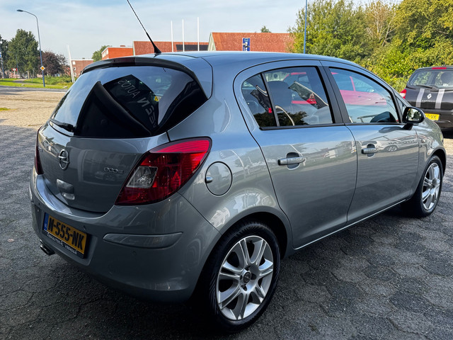 Foto 7 van Opel Corsa 1.2-16V Cosmo AUTOMAAT Cruise 5 Deurs Luxe