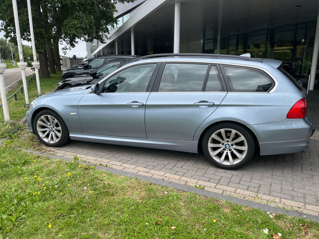 Foto 3 van BMW 3-serie Touring 320i 170pk 1e eig. Clima Cruise Leder Navi PDC Youngtimer
