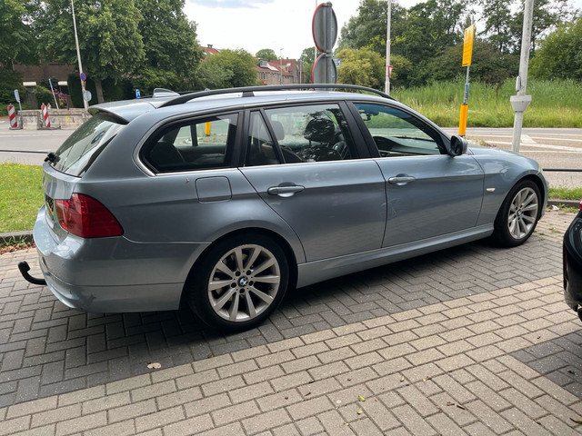 Foto 6 van BMW 3-serie Touring 320i 170pk 1e eig. Clima Cruise Leder Navi PDC Youngtimer