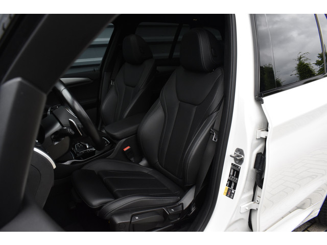 Foto 6 van BMW X3 xDrive30e M Sport | Pano | 21'' Wielen | Camera | CarPlay | Head-Up | Stoelverwarming | Sfeer