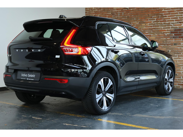 Foto 4 van Volvo XC40 Recharge Twin Ultimate 78 kWh | Panoramadak | Electrische bedienbare voorstoelen | Stoelv