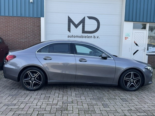 Foto 4 van Mercedes-Benz A-klasse 180 Business Solution Luxury-Digital dash- BTW - sfeerverlichting-Automaat-De