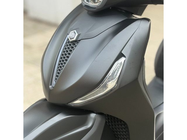 Foto 3 van Piaggio Scooter 400 Beverly S HPE