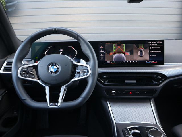 Foto 8 van BMW 3-serie Touring 330i xDrive | Pano | HUD  | 360 Camera | Trekhaak