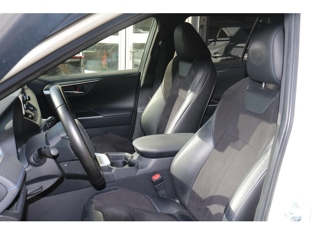Foto 3 van Toyota RAV4 2.5 Hybrid AWD Bi-Tone, Innovation Pack, JBL Stoelverwarming, Elektrische laadklep, Blin