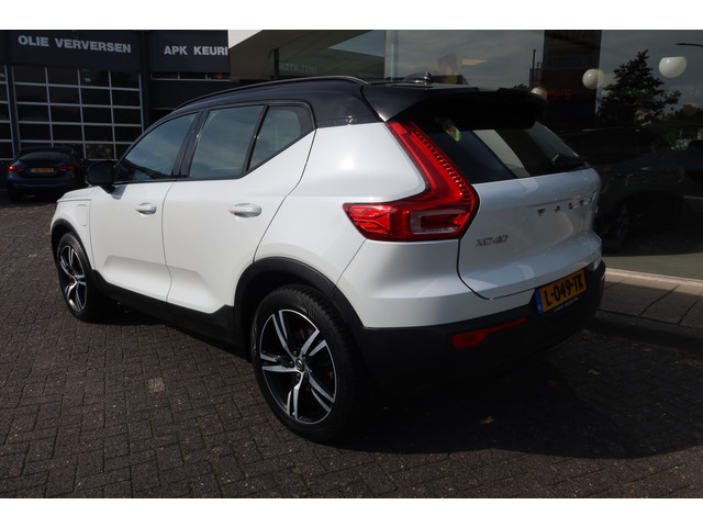 Foto 4 van Volvo XC40 1.5 T5 262PK Recharge R-Design Plug-IN I Panorama I Trekhaak I All-Season
