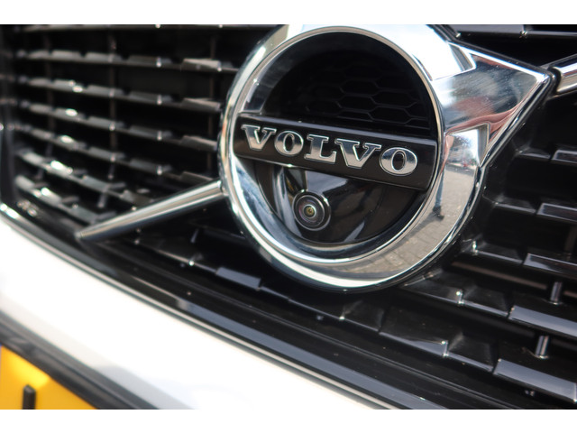 Foto 8 van Volvo XC40 1.5 T5 262PK Recharge R-Design Plug-IN I Panorama I Trekhaak I All-Season