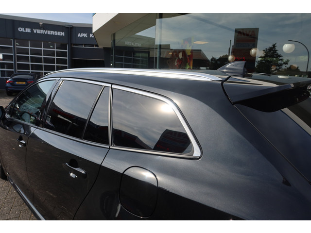 Foto 10 van Toyota Corolla Touring Sports Hybrid 180 Dynamic / Stoel,- Stuurverwarming, Navi I