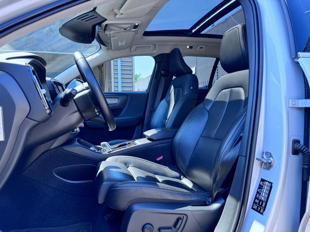 Foto 6 van Volvo XC40 2.0 B4 AWD R-Design | Schuifdak | Standkachel | Trekhaak | Full option!