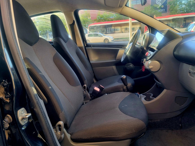Foto 3 van Toyota Aygo 1.0-12V 5drs Airco ElecRam