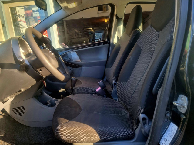 Foto 9 van Toyota Aygo 1.0-12V 5drs Airco ElecRam