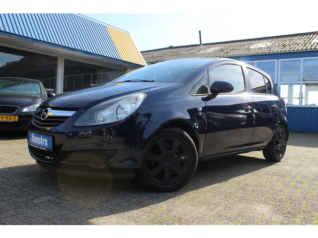 Foto 2 van Opel Corsa 1.2-16V '111' Edition Cruise - Airco (bj 2010)