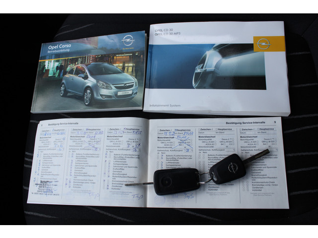 Foto 4 van Opel Corsa 1.2-16V '111' Edition Cruise - Airco (bj 2010)