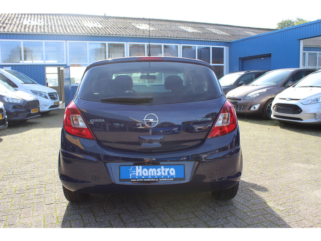 Foto 3 van Opel Corsa 1.2-16V '111' Edition Cruise - Airco (bj 2010)