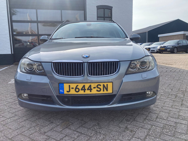 Foto 3 van BMW 3-serie Touring 325i Executive bomvolle auto, Panodak cruise, clima, Leer, i drive, bj 2005