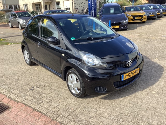 Foto 10 van TOYOTA AYGO 1.0-12V ACCESS