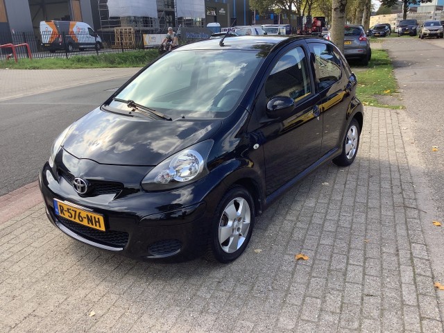 Foto 8 van TOYOTA AYGO 1.0-12V ACCESS