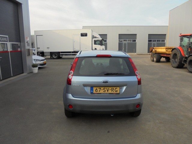 Foto 7 van FORD FIESTA 1.3-8v champion  INRUILKOOPJE